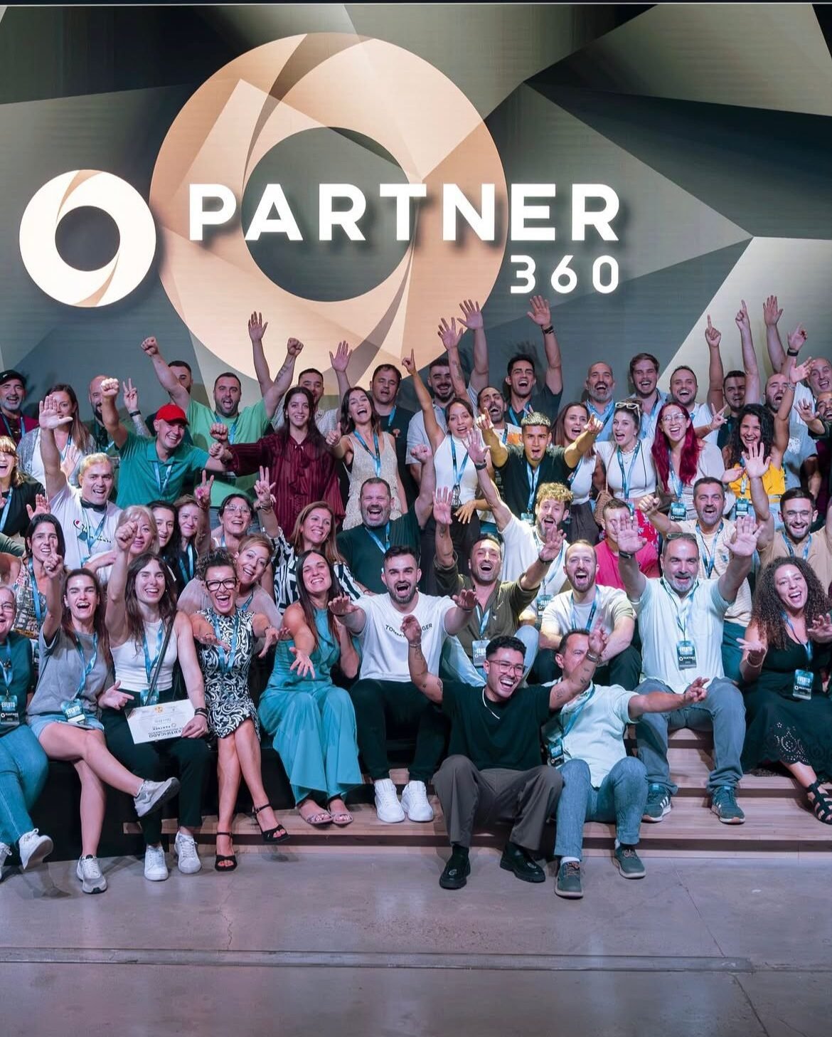 Evento presencial Partner 360 con más de 80 alumnos reunidos mostrando la comunidad activa