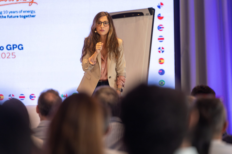 Profesional preparándose para una presentación de oratoria - Método BRAVO